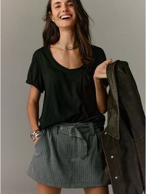 The Lars Classic V Neck Tee by T.la